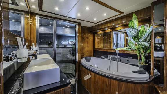 Image of ARAGO yacht #16