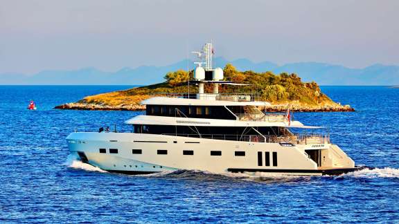 Image of RENATA yacht #11