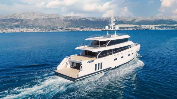 Image of RENATA yacht #6