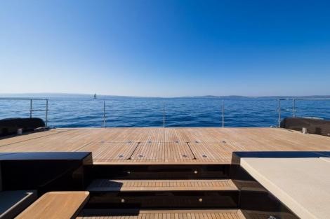 Review img # 11 of the yacht AMBER ONE