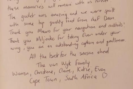 Review img # 8 of the yacht Phoenix Bronze