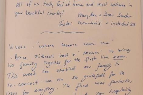 Review img # 9 of the yacht Phoenix Bronze