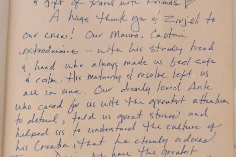 Review img # 6 of the yacht Phoenix Bronze