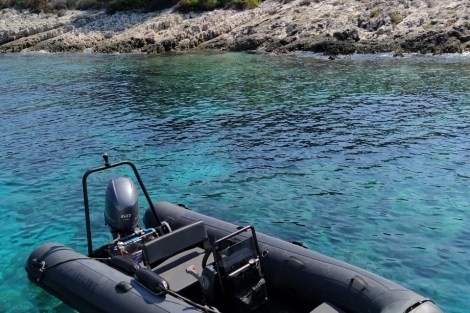 Review img # 2 of the yacht SOLITAIRE