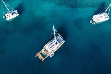 Review img # 2 of the yacht Triwing Endor – Winter