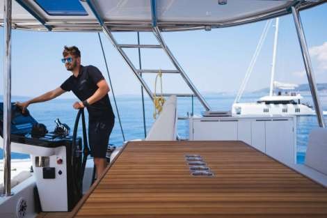 Review img # 2 of the yacht ZARA