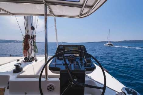 Review img # 3 of the yacht ZARA